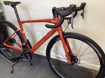 Used BMC Roadmachine 01 THREE 2024 2024 Road & Gravel, Red — image 3 of 18