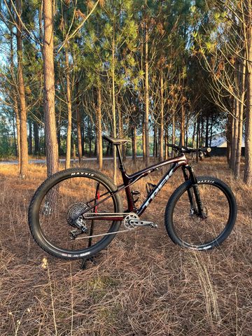 Tweedehands Trek Supercaliber SL 9.7 GX AXS T-Type Gen 2 2025 2025 MTB