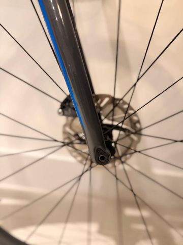 Used BMC Roadmachine 01 FOUR 2018 2018 Road & Gravel, Light Gray — image 5 of 6