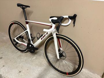 Tweedehands BH Ultralight Shimano Ultegra Di2 2024 Road & Gravel — afbeelding 2 van 14