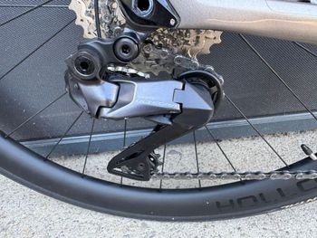 Cannondale SuperSix EVO Shimano Ultegra Di2 2025 Road & Gravel usato, Grigio chiaro — immagine 5 di 14