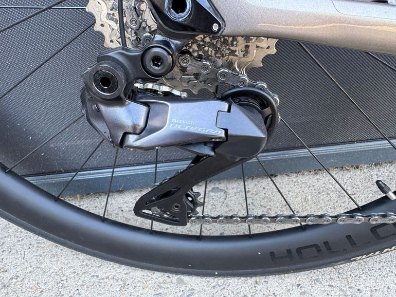 Cannondale SuperSix EVO Shimano Ultegra Di2 2025 Road & Gravel usato, Grigio chiaro — immagine 5 di 14