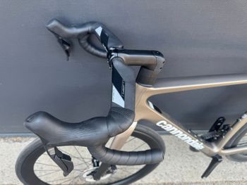 Cannondale SuperSix EVO Shimano Ultegra Di2 2025 Road & Gravel usato, Grigio chiaro — immagine 11 di 14