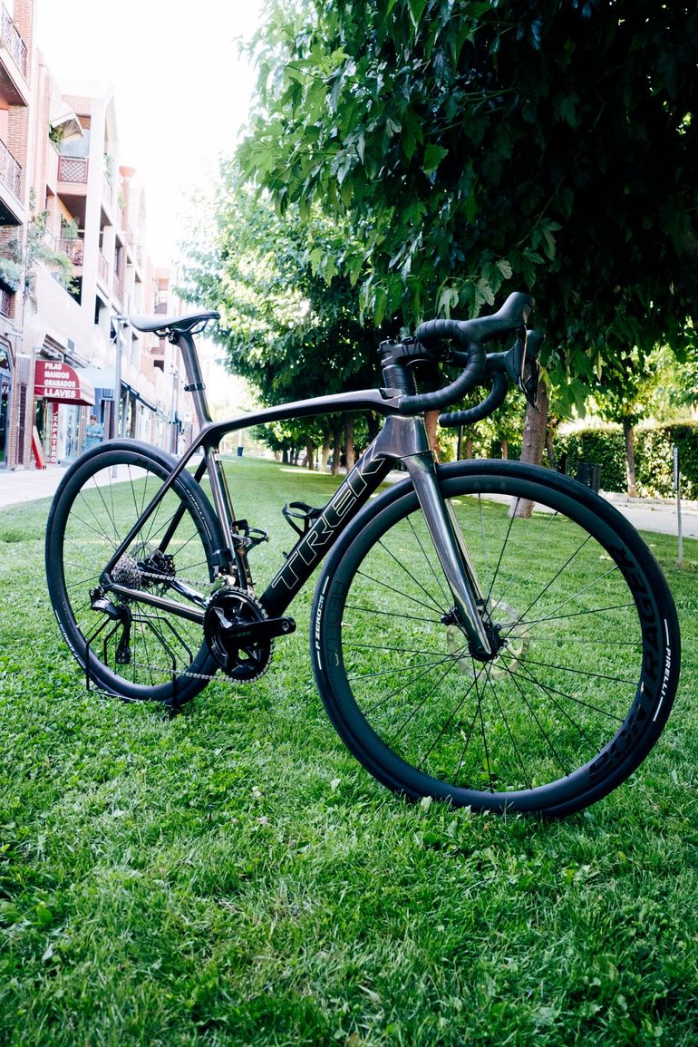 Trek Emonda Shimano 105 Di2 2025 Road & Gravel de segunda mano, Negro — imagen 5 de 11