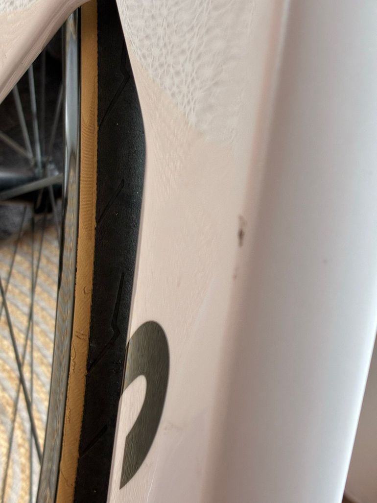 Canyon Aeroad Shimano Ultegra Di2 2025 Road & Gravel usato, Bianco — immagine 7 di 7