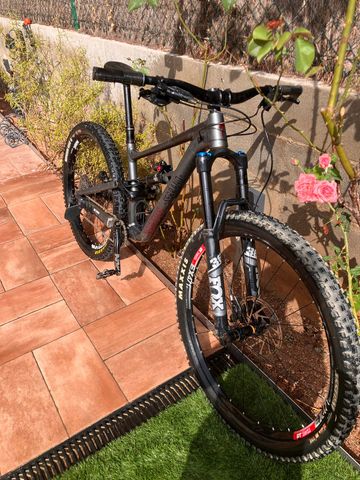 Käytetty Specialized Status 160 2023 2023 Mountainbike — kuva 2 / 10