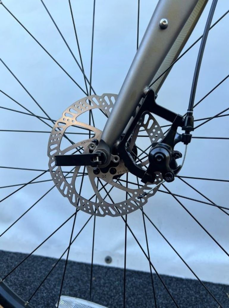 Używany Fuji Jari 2.5 2025 2025 Road & Gravel — zdjęcie 11 z 14