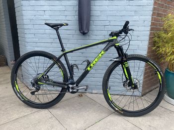 Used Trek Superfly 9.6 2016 2016 Mountainbike, Black, 27.5, 29 — image 2 of 9
