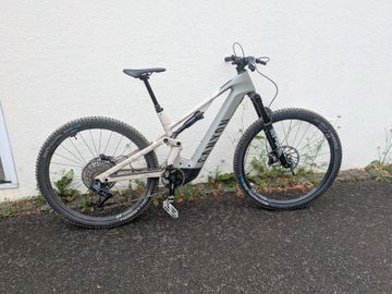 Used Canyon Neuron:ON CF 9 2024 2024 Mountainbike, Green, 29 — image 1 of 4