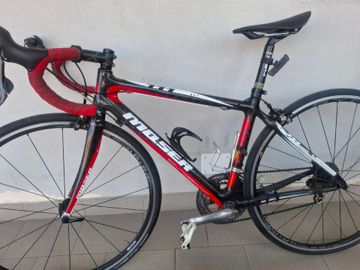 Used Moser Custom Shimano 105 2011 Road & Gravel, Red — image 2 of 3