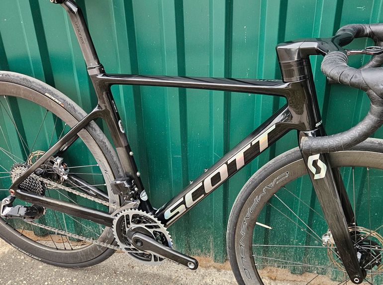 Używany Scott Addict RC Ultimate 2023 Frameset 2023 Road & Gravel — zdjęcie 2 z 18