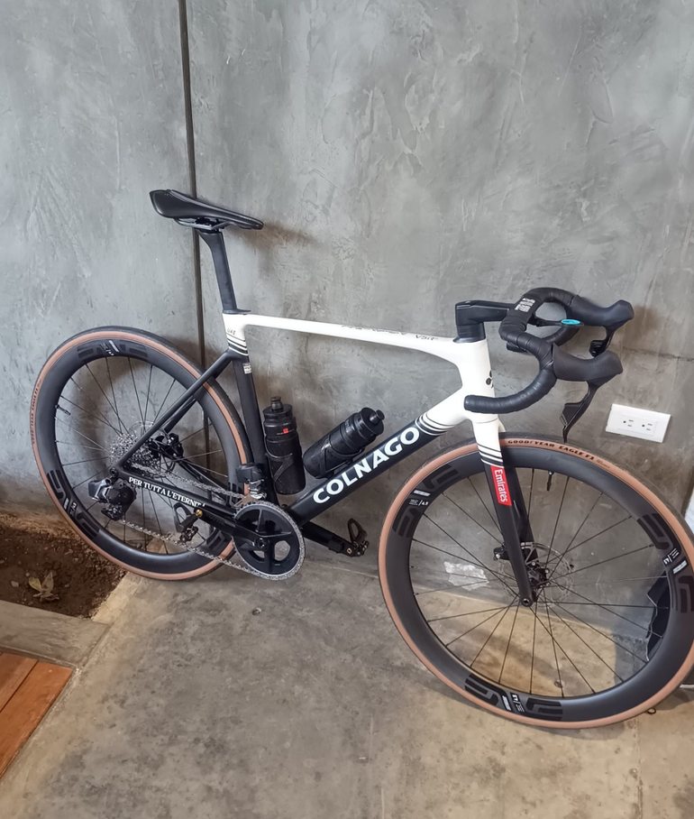 Gebrauchtes Colnago V5Rs SRAM Rival eTap AXS 2025 Road & Gravel, Schwarz — Bild 2 von 4