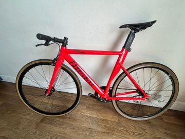 Gebrauchtes FabricBike Custom Single Speed / Fixed Gear 2022 Road & Gravel, Rot — Bild 2 von 3