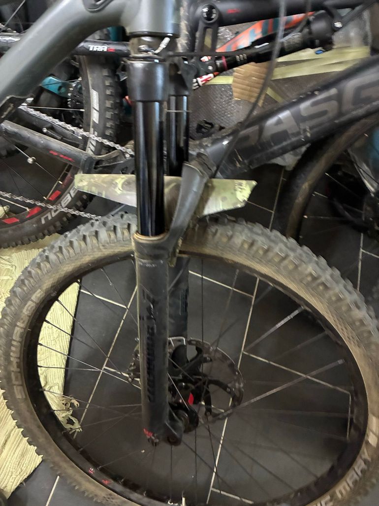 Käytetty Scott Genius 950 2022 2022 Mountainbike — kuva 7 / 7
