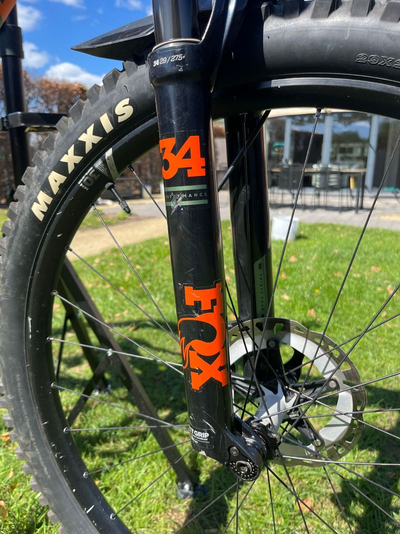 Used Scott Genius 930 2019 2019 Mountainbike, Green — image 4 of 12