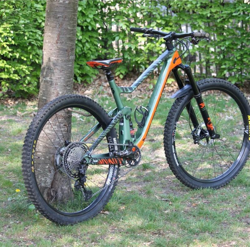 Used Scott Genius 930 2019 2019 Mountainbike, Green — image 2 of 12