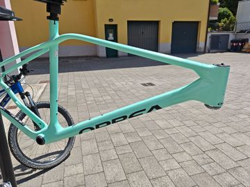 Orbea ALMA M11-AXS 2022 Frameset 2022 Mountainbike usato, Verde — immagine 2 di 7