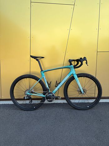 Tweedehands Specialized S-Works Roubaix SL8 – SRAM RED AXS 2025 2025 Road & Gravel