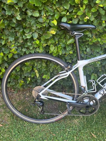 Used Specialized Ruby Shimano 105 2018 Road & Gravel, White — image 2 of 3