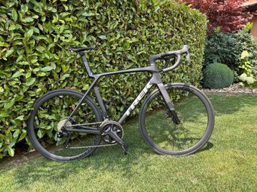 Trek Madone Shimano 105 Di2 2025 Road & Gravel usato