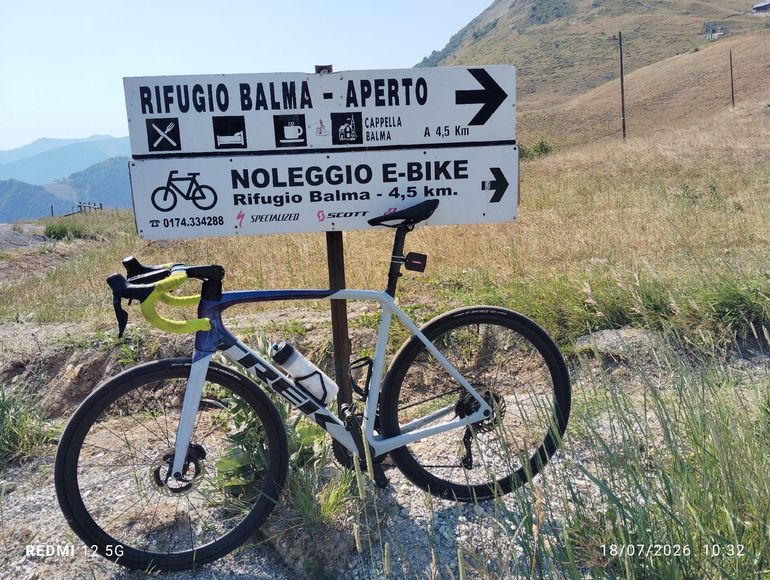 Used Trek Marlin Shimano 105 Di2 2024 Road & Gravel, Purple — image 2 of 3
