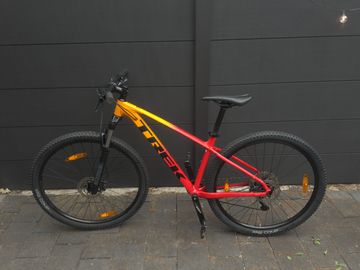 Used Trek Marlin 7 2021 2021 Mountainbike, Red, 27.5, 29 — image 1 of 14