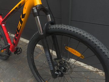 Used Trek Marlin 7 2021 2021 Mountainbike, Red, 27.5, 29 — image 6 of 14
