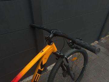 Used Trek Marlin 7 2021 2021 Mountainbike, Red, 27.5, 29 — image 5 of 14