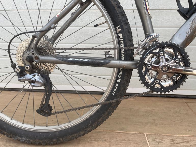 Used BH Custom Shimano 105 2008 Mountainbike, Red — image 3 of 4