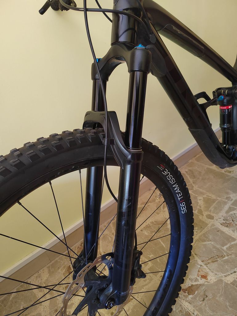 Brugt Trek Top Fuel 8 2022 2022 Mountainbike — billede 2 af 11