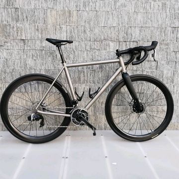 Moots RCS 55 SRAM Red AXS / Enve / Chris King / THM 2023 Road & Gravel d'occasion