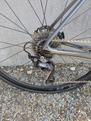 Used Giant Defy Shimano 105 2019 Road & Gravel, Light Gray — image 3 of 8