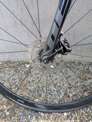 Used Giant Defy Shimano 105 2019 Road & Gravel, Light Gray — image 5 of 8
