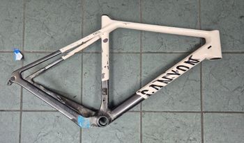 Canyon Grizl CF SLX 8 Di2 GRC 2024 Frameset 2024 Road & Gravel d'occasion