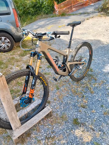 Używany Santa Cruz MEGATOWER S / Carbon C 2023 2023 MTB