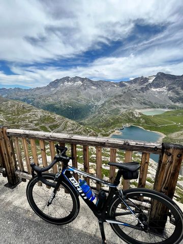 Used Giant Tcr Shimano Ultegra Di2 2018 Road & Gravel, Black — image 3 of 7