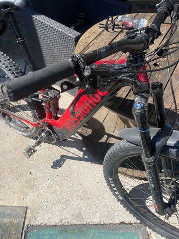 Used Rossignol Trail 27.5 2020 Mountainbike, Red — image 7 of 8