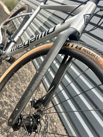 Used Megamo JAKAR 30 2025 2025 Road & Gravel, Light Gray — image 9 of 11