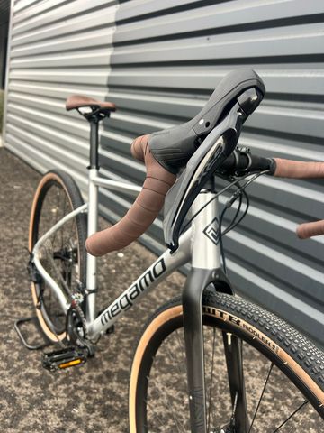 Used Megamo JAKAR 30 2025 2025 Road & Gravel, Light Gray — image 4 of 11