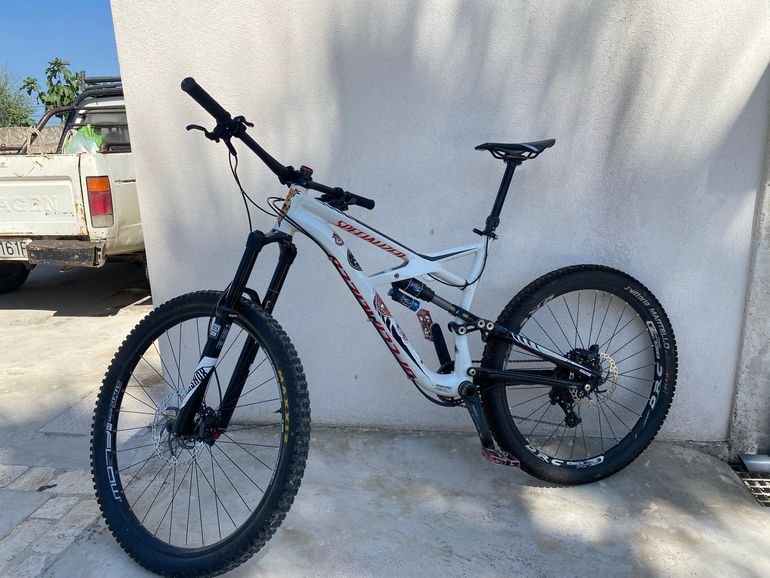 Used Specialized Enduro Comp 650b 2016 2016 Mountainbike, White, 27.5 — image 2 of 6