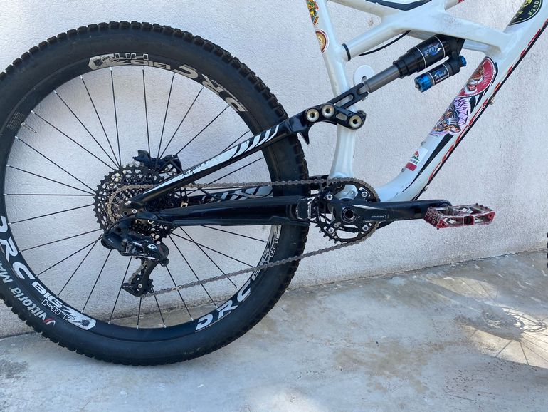 Used Specialized Enduro Comp 650b 2016 2016 Mountainbike, White, 27.5 — image 3 of 6