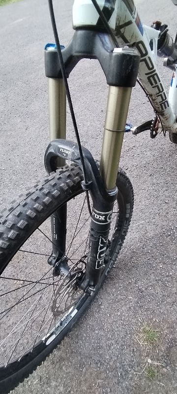 Used Lapierre Spicy Shimano Deore XT 2018 Mountainbike, White — image 4 of 9