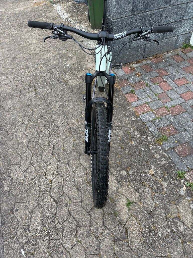 Used Focus JAM 6.9 2022 2022 Mountainbike, Green, 29 — image 10 of 15