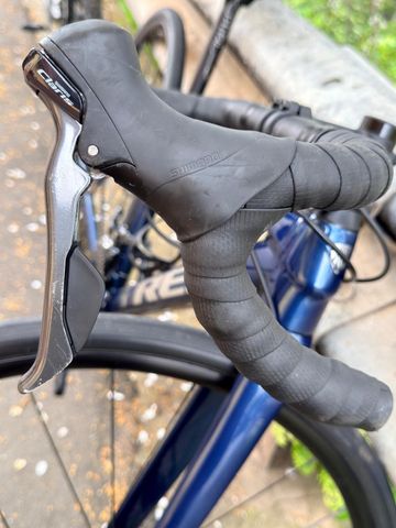Używany Trek Domane AL 2 Disc 2022 2022 Road & Gravel — zdjęcie 7 z 11