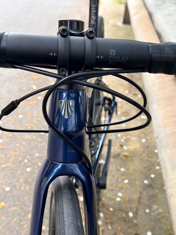 Używany Trek Domane AL 2 Disc 2022 2022 Road & Gravel — zdjęcie 2 z 11