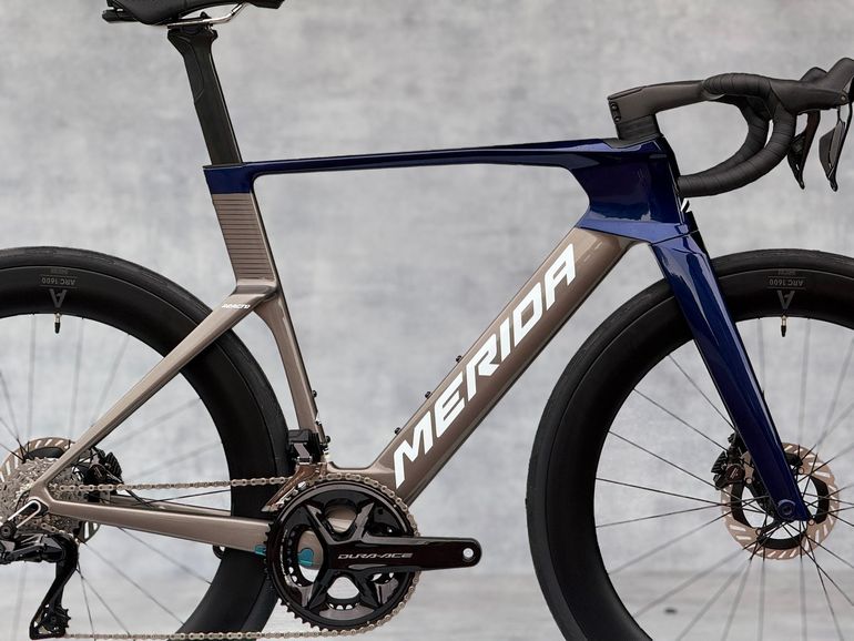 Merida Reacto Shimano Dura Ace Di2 2027 Road & Gravel d'occasion — image 2 sur 11