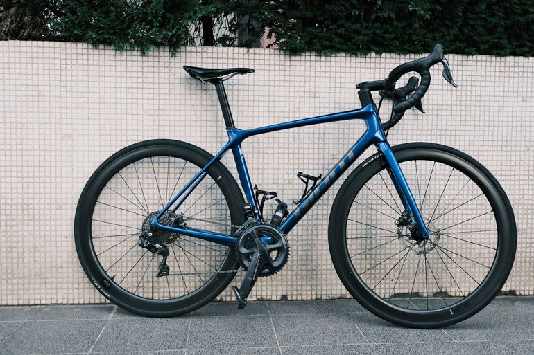 Giant TCR Advanced Pro 0 Disc 2018 — Price & Specs | 2BX