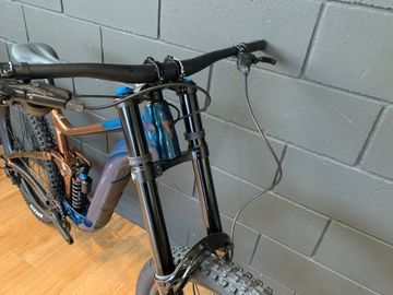 Tweedehands Giant Reign SX 2024 2024 Mountainbike — afbeelding 7 van 8