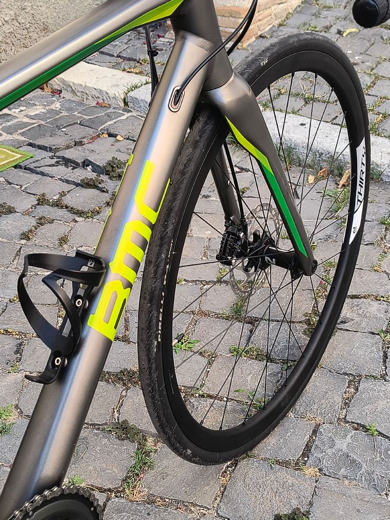 Used BMC roadmachine 03 2017 2017 Road & Gravel, Light Gray — image 6 of 7