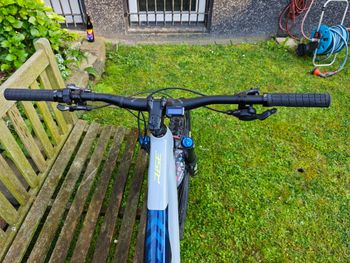 Used Orbea H15 2023 Mountainbike, Light Gray — image 4 of 5